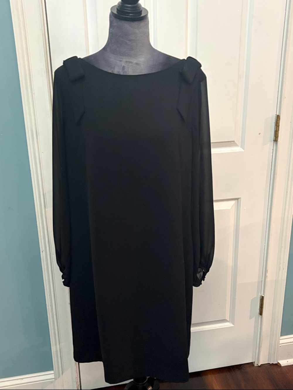 Ann Taylor Black Long-Sleeve Shift Dress with Shoulder Bows